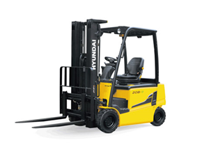 Vista laterale sinistra del carrello elevatore a forche elettrico Hyundai 20b-9 su sfondo bianco