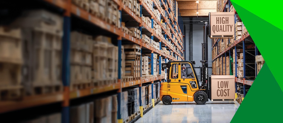 HD Hyundai BE-X Electric Forklift Lifting Pallet