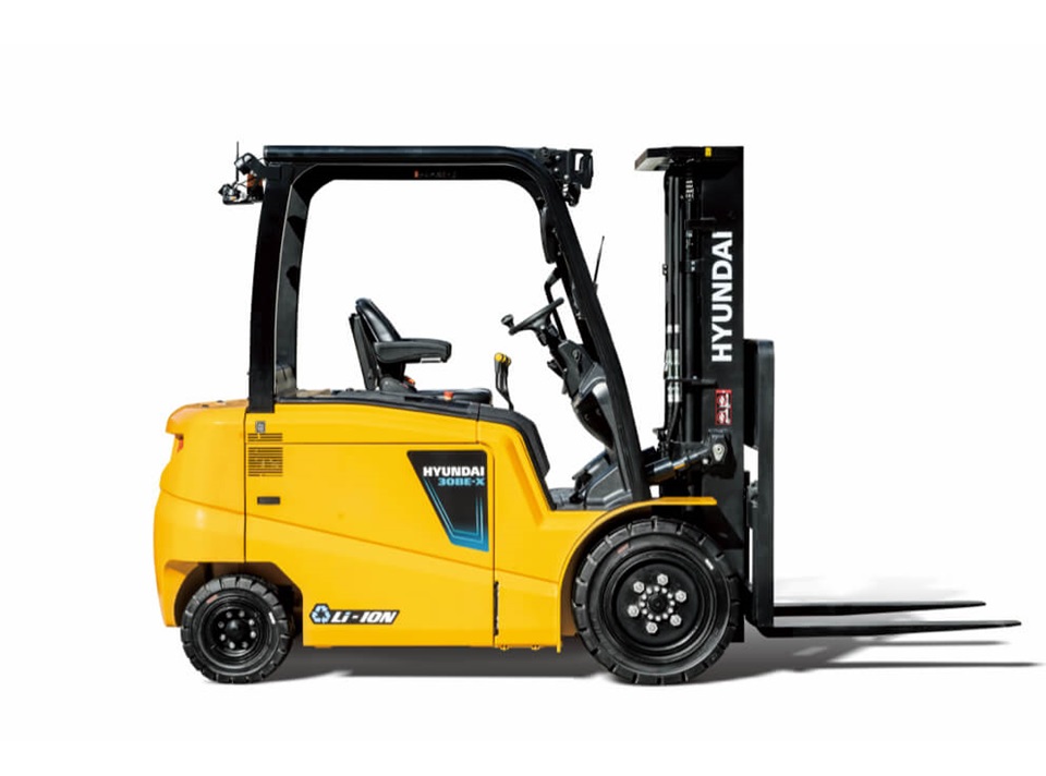 HD Hyundai 3BE-X Electric Forklift Side Profile White Background