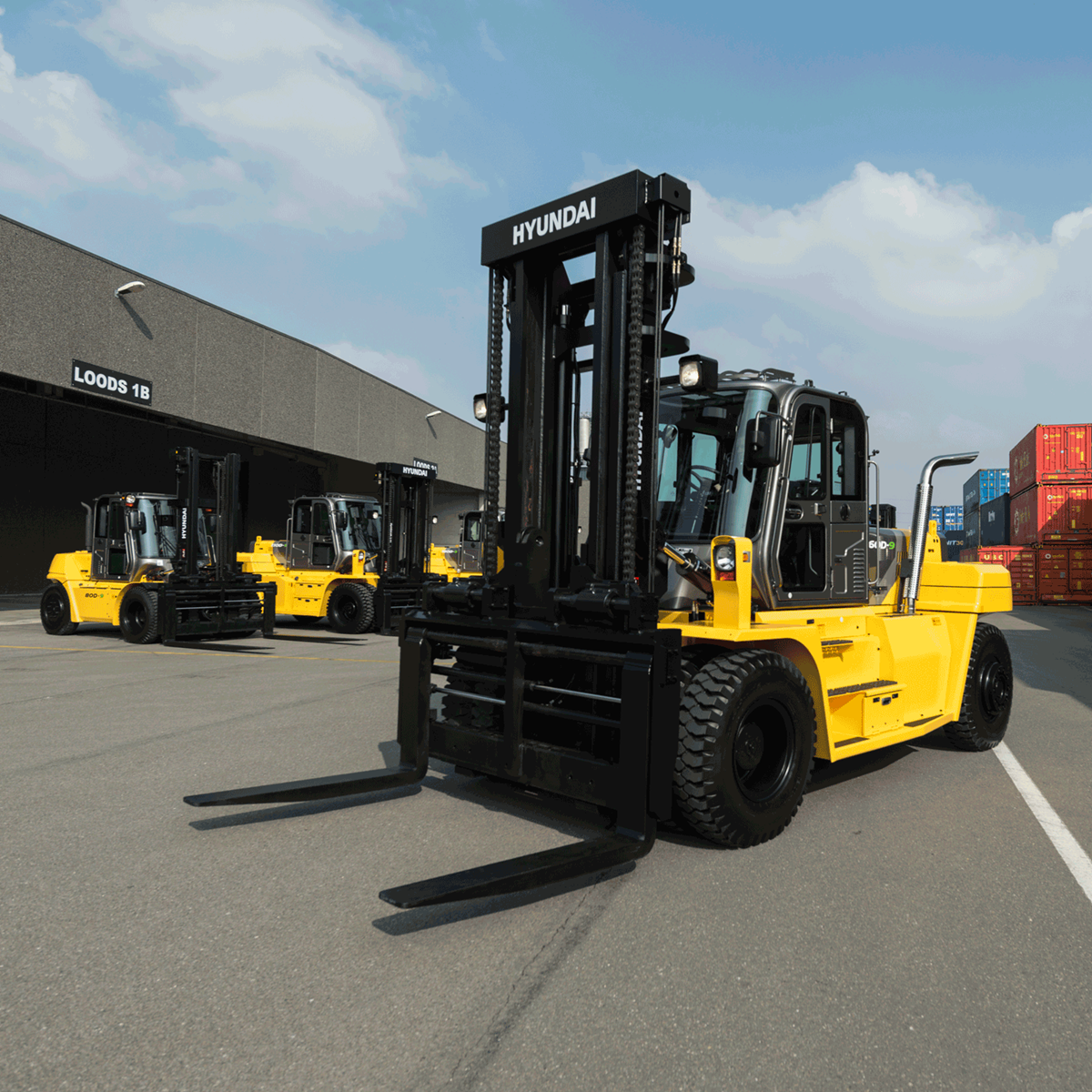 Hyundai diesel forklift 160d-9 front view outside