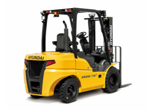Hyundai 35DE-9V Diesel Powered forklift white background