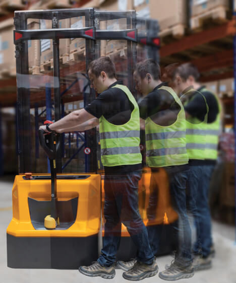 12-15ES-XB-XN - Hyundai Material Handler Pallet Stacker Warehouse