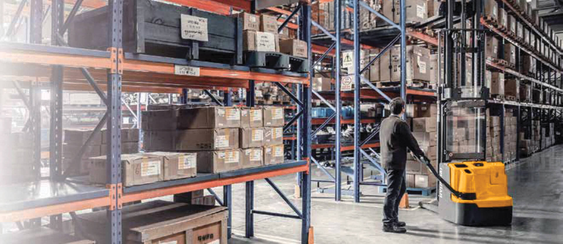 12-16-20ES-X Hyundai Material Handling Pallet Stacker Warehouse Application